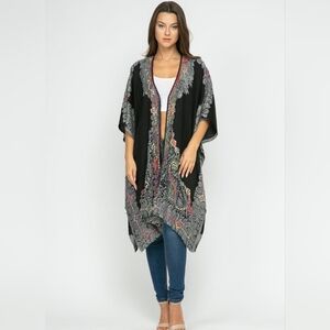 RAJ ALLISON BLACK WHITE EMBROIDERED KIMONOALLISON BLK WHT. FL